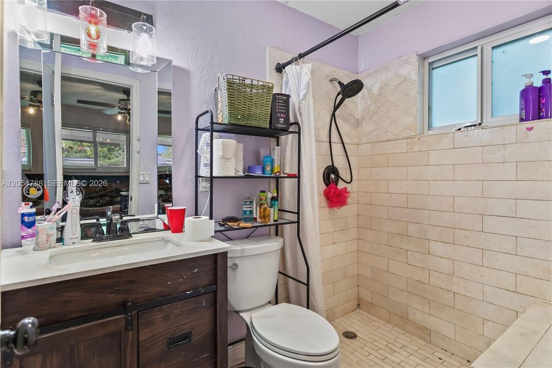На продажу: $449,000 (4 спален, 2 ванн, 1462 Квадратных фут)