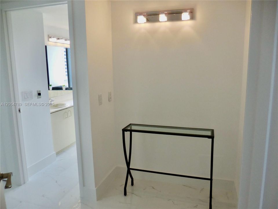 В аренду: $4,300 (2 спален, 2 ванн, 1230 Квадратных фут)