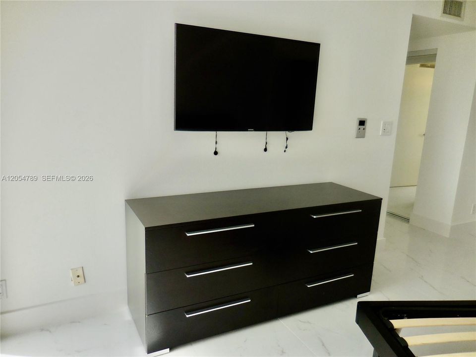 В аренду: $4,300 (2 спален, 2 ванн, 1230 Квадратных фут)
