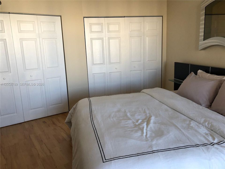 В аренду: $4,300 (2 спален, 2 ванн, 1230 Квадратных фут)