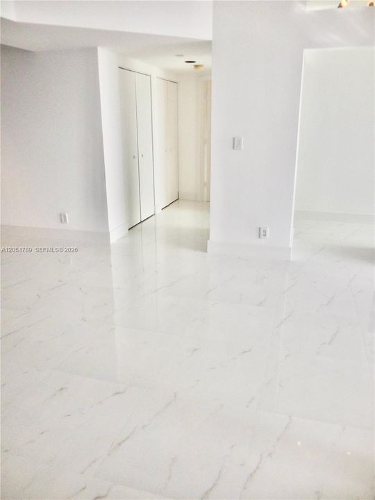 В аренду: $4,300 (2 спален, 2 ванн, 1230 Квадратных фут)