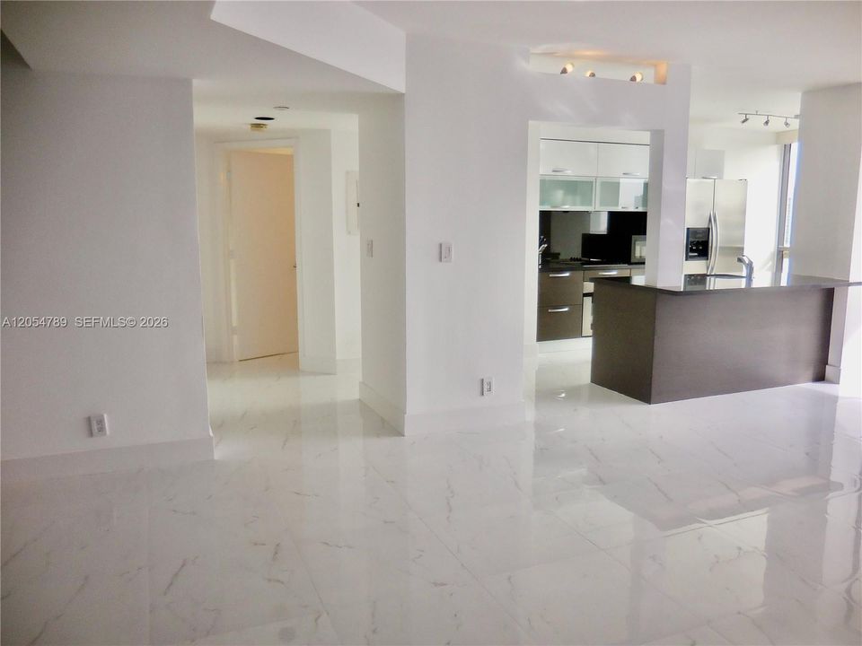 В аренду: $4,300 (2 спален, 2 ванн, 1230 Квадратных фут)