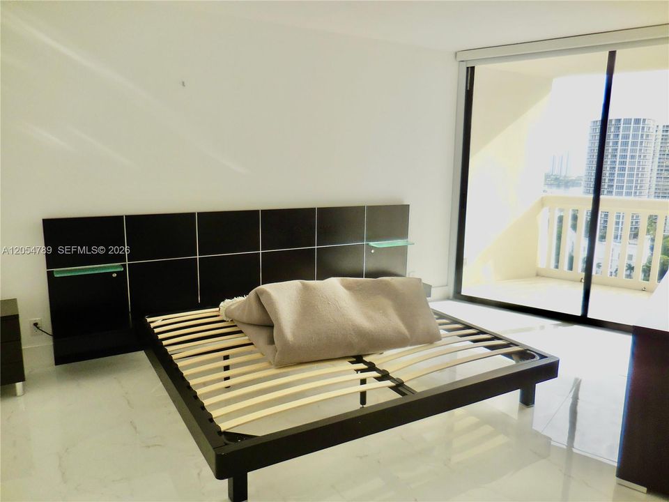 В аренду: $4,300 (2 спален, 2 ванн, 1230 Квадратных фут)