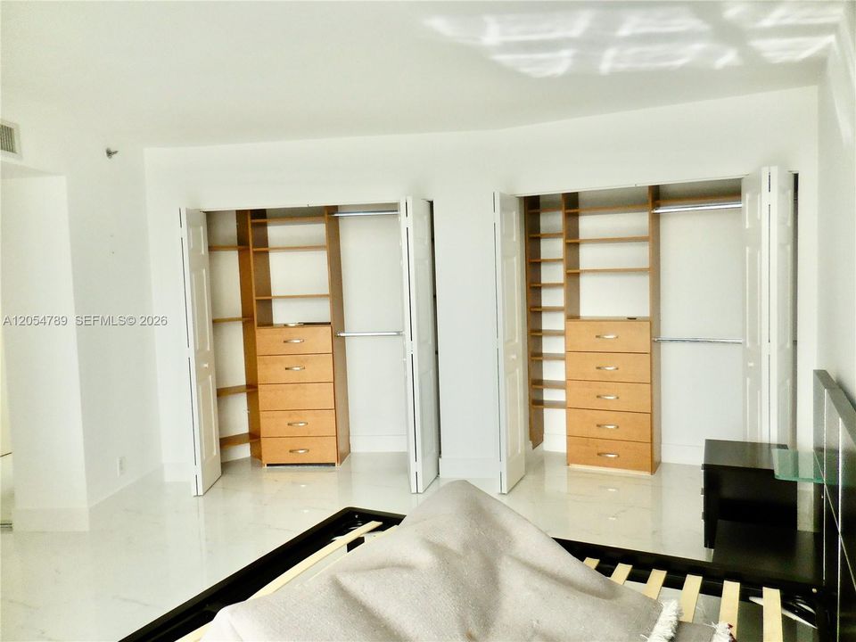 В аренду: $4,300 (2 спален, 2 ванн, 1230 Квадратных фут)