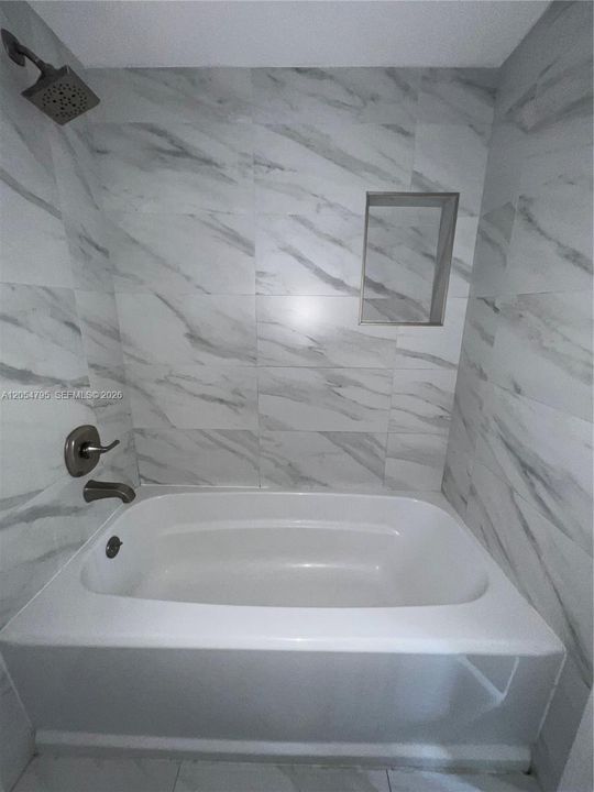 В аренду: $1,850 (1 спален, 1 ванн, 814 Квадратных фут)