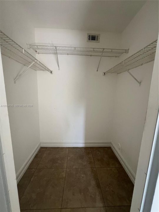 В аренду: $1,850 (1 спален, 1 ванн, 814 Квадратных фут)