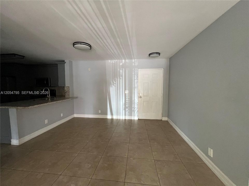 В аренду: $1,850 (1 спален, 1 ванн, 814 Квадратных фут)