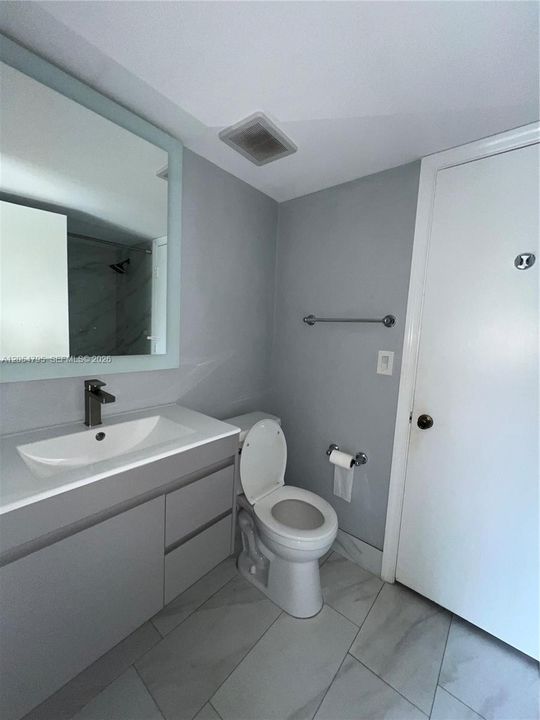 В аренду: $1,850 (1 спален, 1 ванн, 814 Квадратных фут)