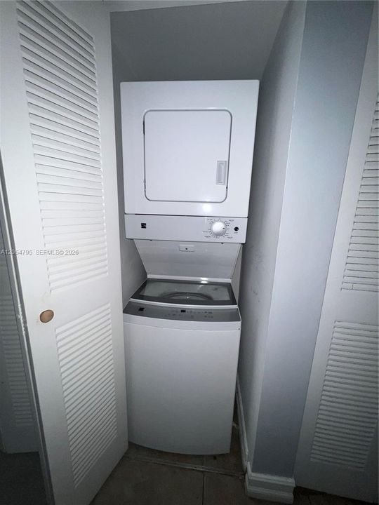 В аренду: $1,850 (1 спален, 1 ванн, 814 Квадратных фут)