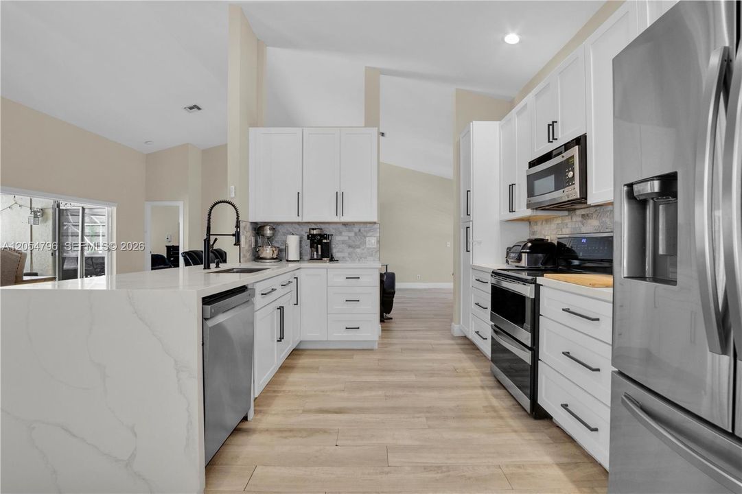 На продажу: $699,999 (3 спален, 2 ванн, 1691 Квадратных фут)