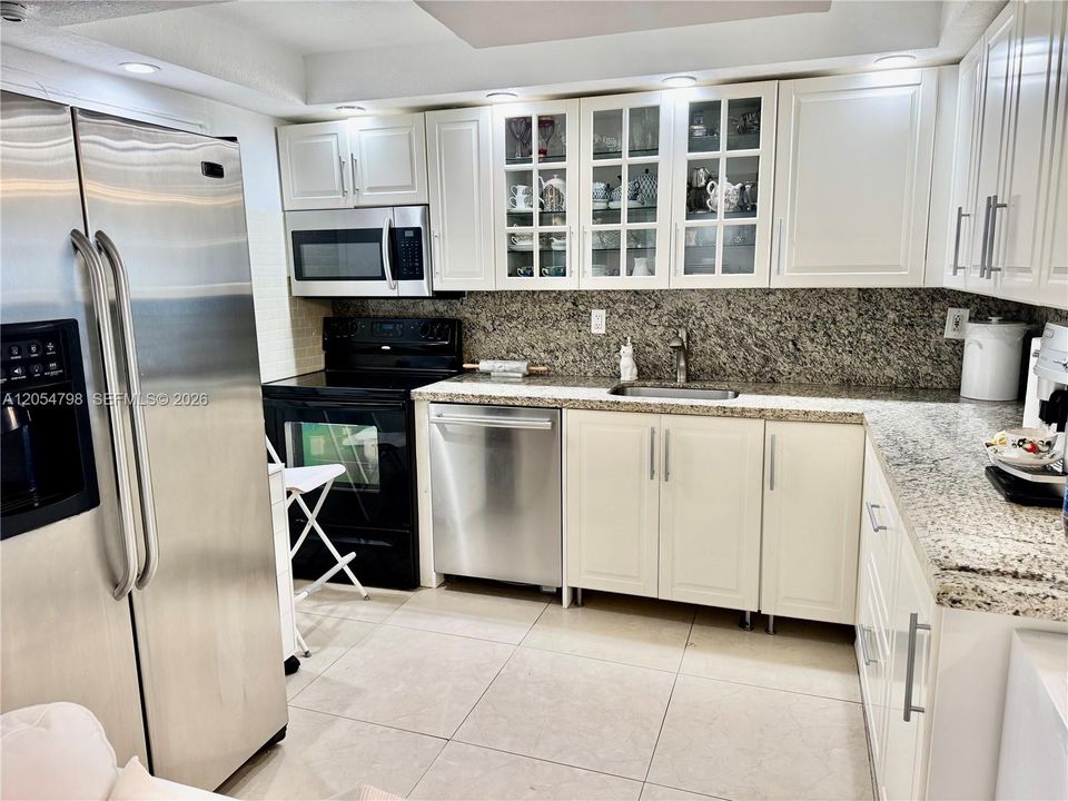For Sale: $245,000 (2 beds, 2 baths, 1251 Square Feet)