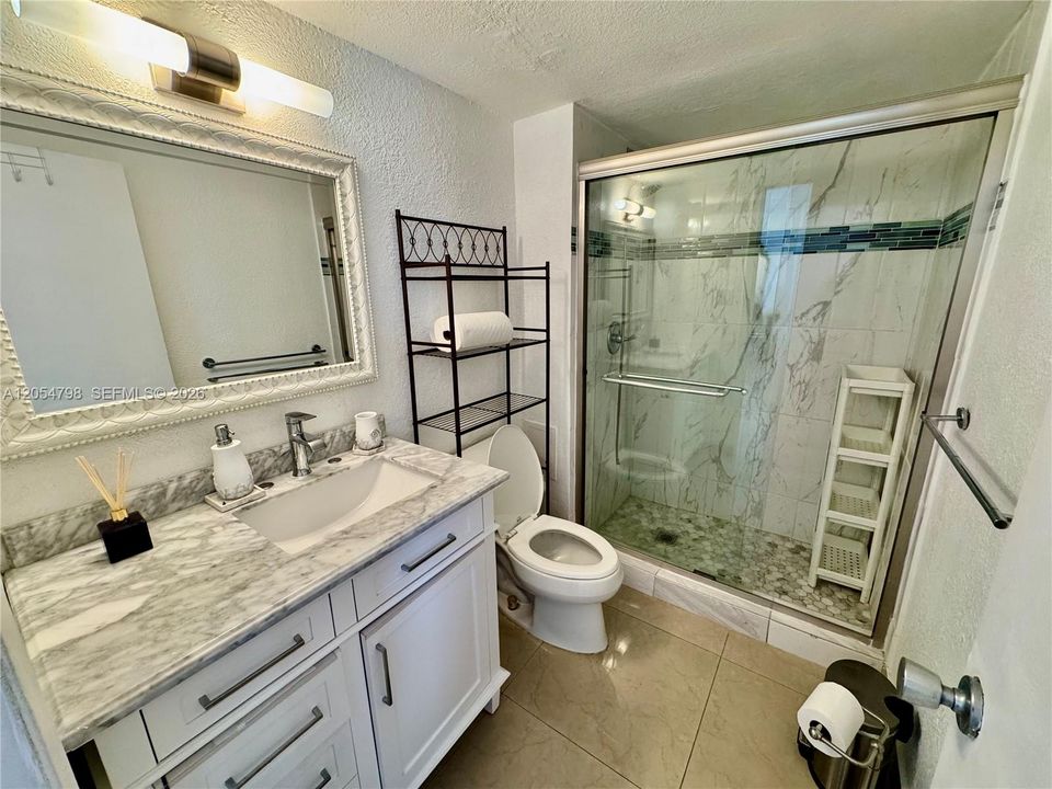 For Sale: $245,000 (2 beds, 2 baths, 1251 Square Feet)