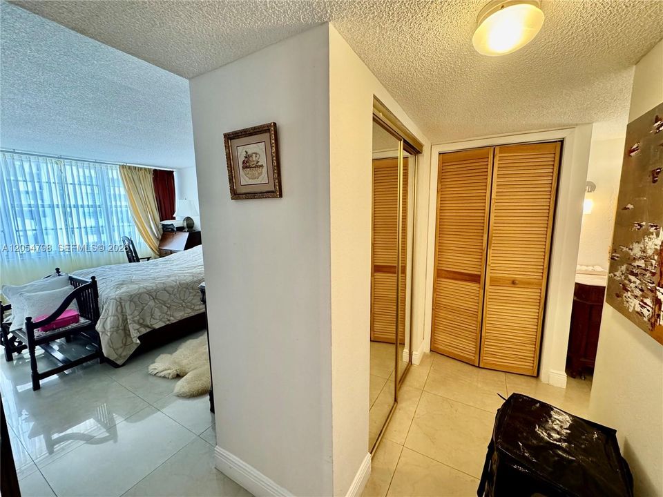 For Sale: $245,000 (2 beds, 2 baths, 1251 Square Feet)