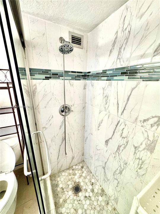 For Sale: $245,000 (2 beds, 2 baths, 1251 Square Feet)