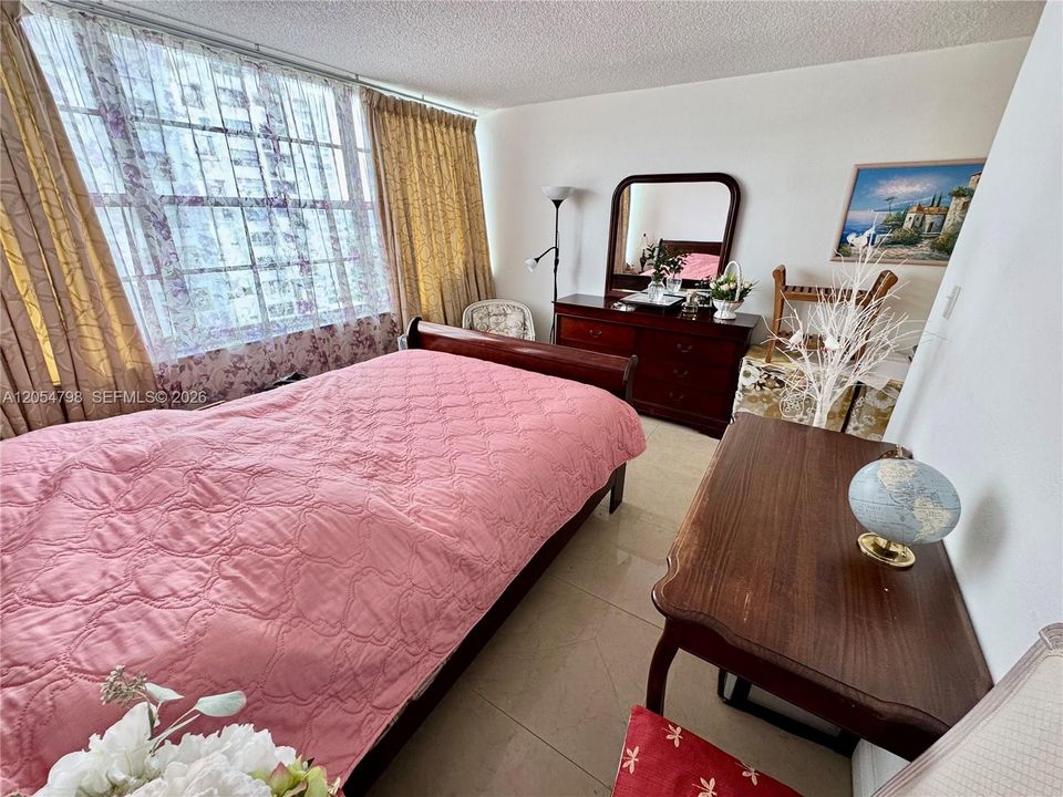 For Sale: $245,000 (2 beds, 2 baths, 1251 Square Feet)