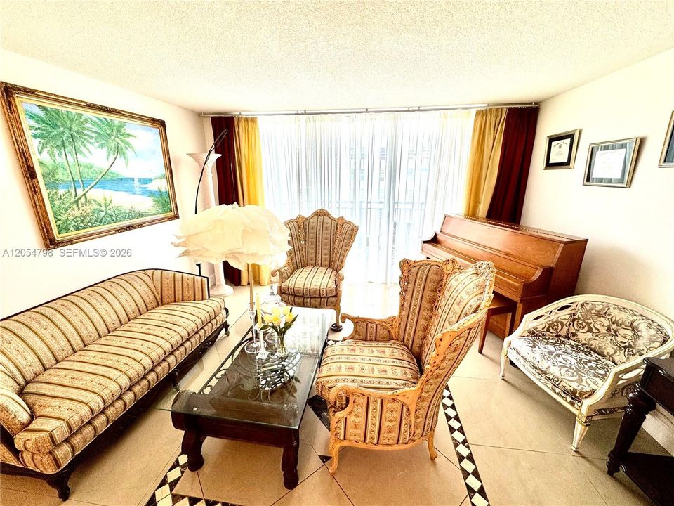 For Sale: $245,000 (2 beds, 2 baths, 1251 Square Feet)