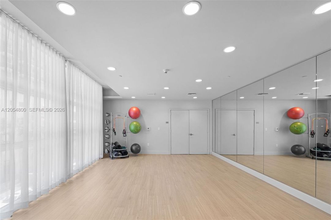 На продажу: $335,000 (1 спален, 1 ванн, 692 Квадратных фут)