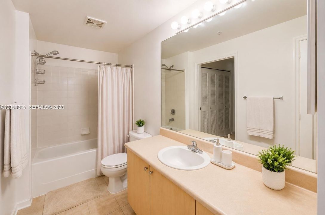 В аренду: $1,900 (1 спален, 1 ванн, 736 Квадратных фут)