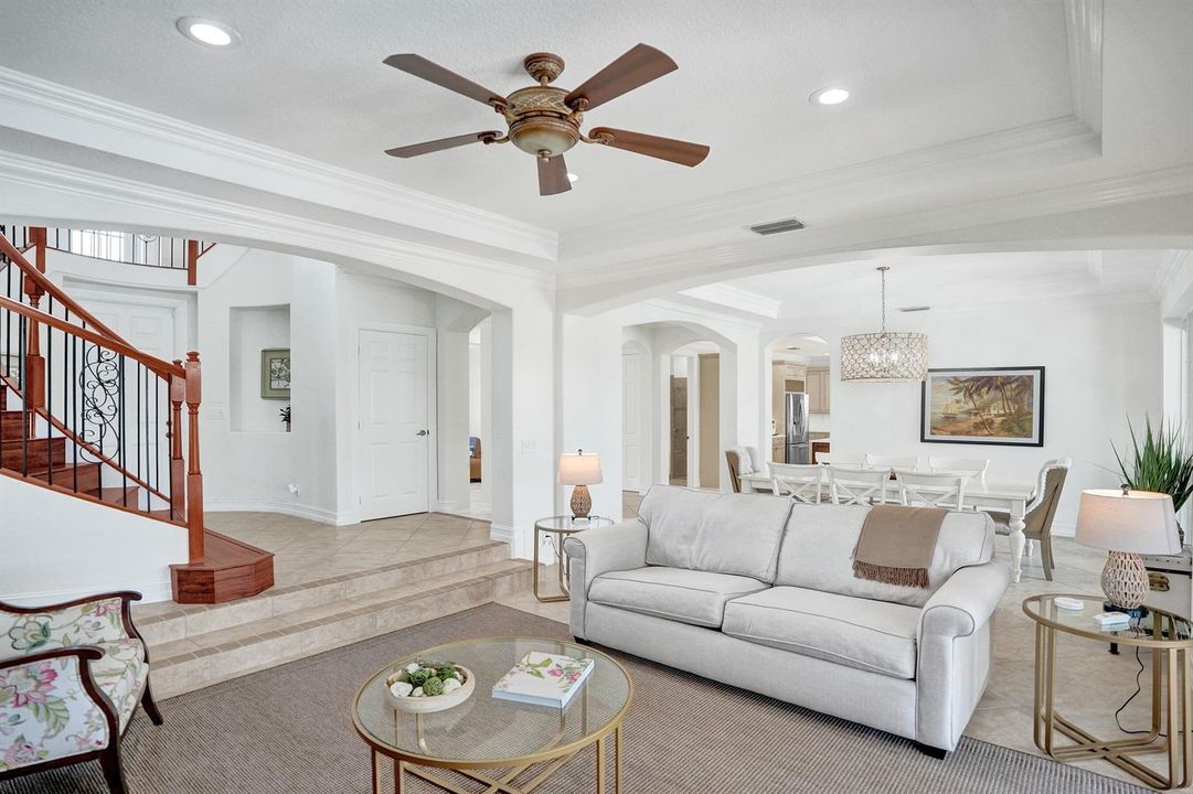 Entry/Living Room
