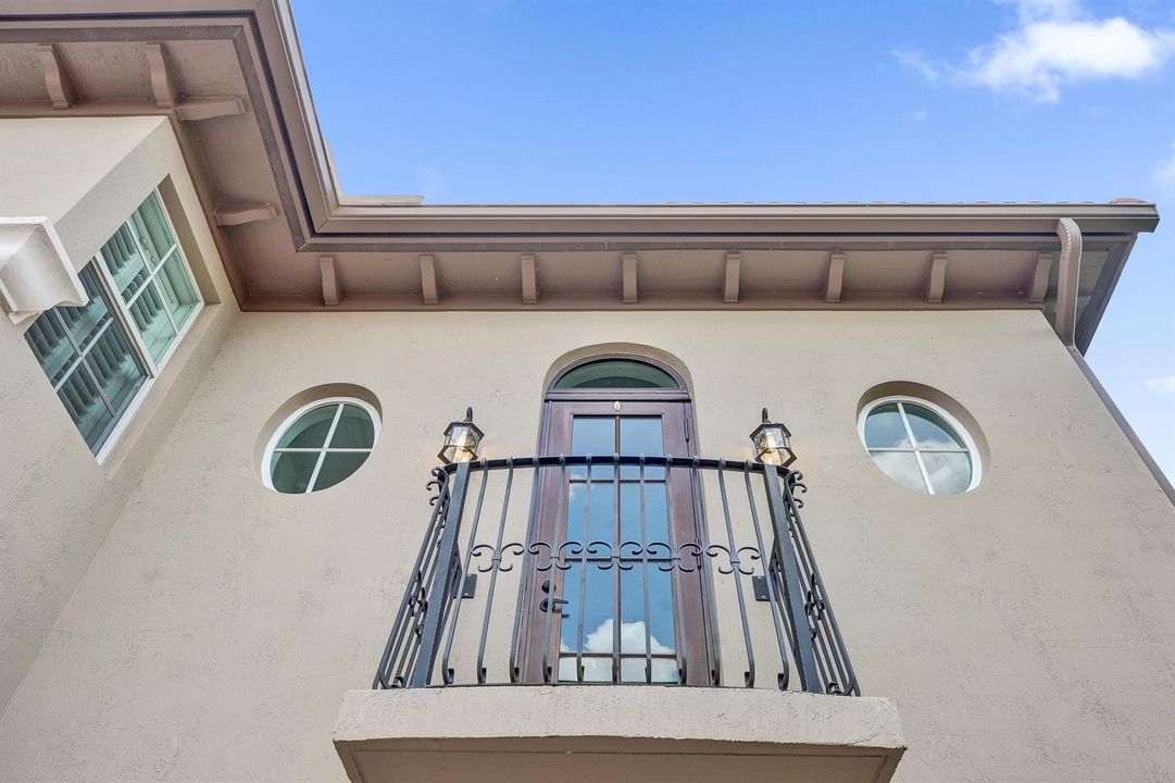 Walkout Balcony