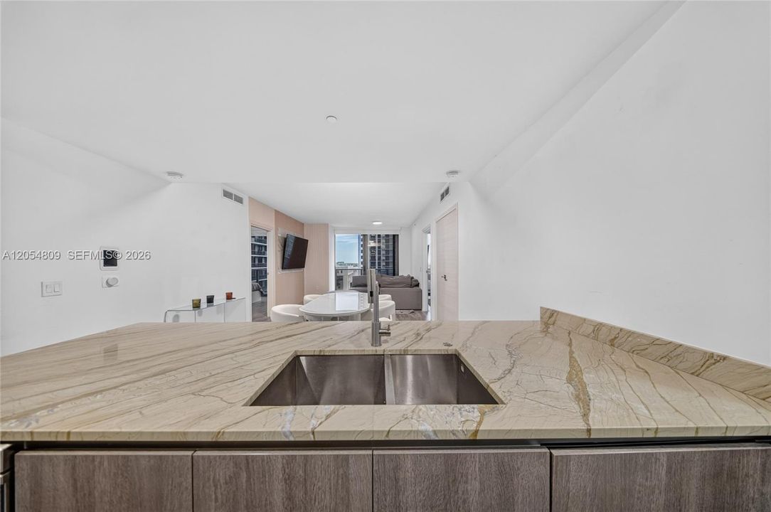 На продажу: $999,999 (2 спален, 2 ванн, 1253 Квадратных фут)