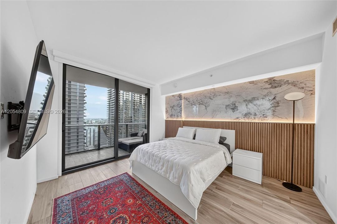 На продажу: $999,999 (2 спален, 2 ванн, 1253 Квадратных фут)