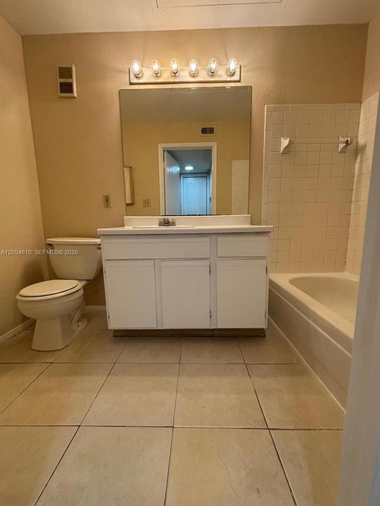 For Rent: $1,500 (1 beds, 1 baths, 834 Square Feet)