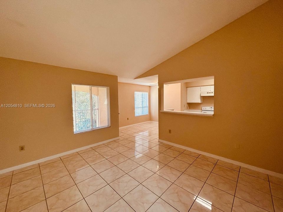 For Rent: $1,500 (1 beds, 1 baths, 834 Square Feet)