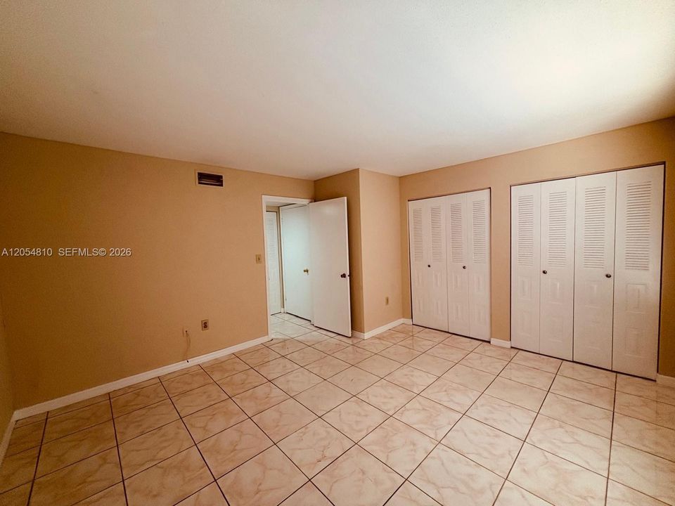 For Rent: $1,500 (1 beds, 1 baths, 834 Square Feet)