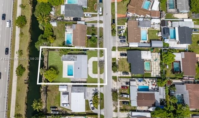 На продажу: $685,000 (5 спален, 3 ванн, 1612 Квадратных фут)