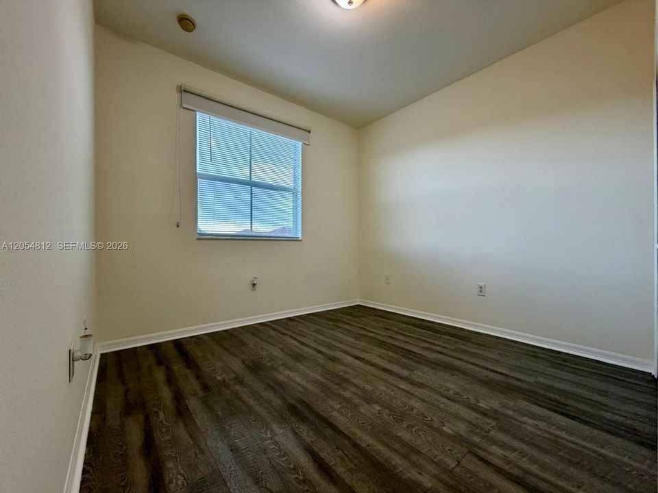 Active With Contract: $2,900 (3 beds, 2 baths, 1678 Square Feet)