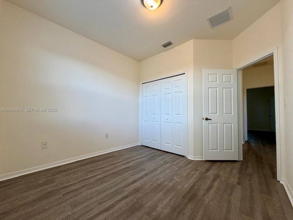 Active With Contract: $2,900 (3 beds, 2 baths, 1678 Square Feet)