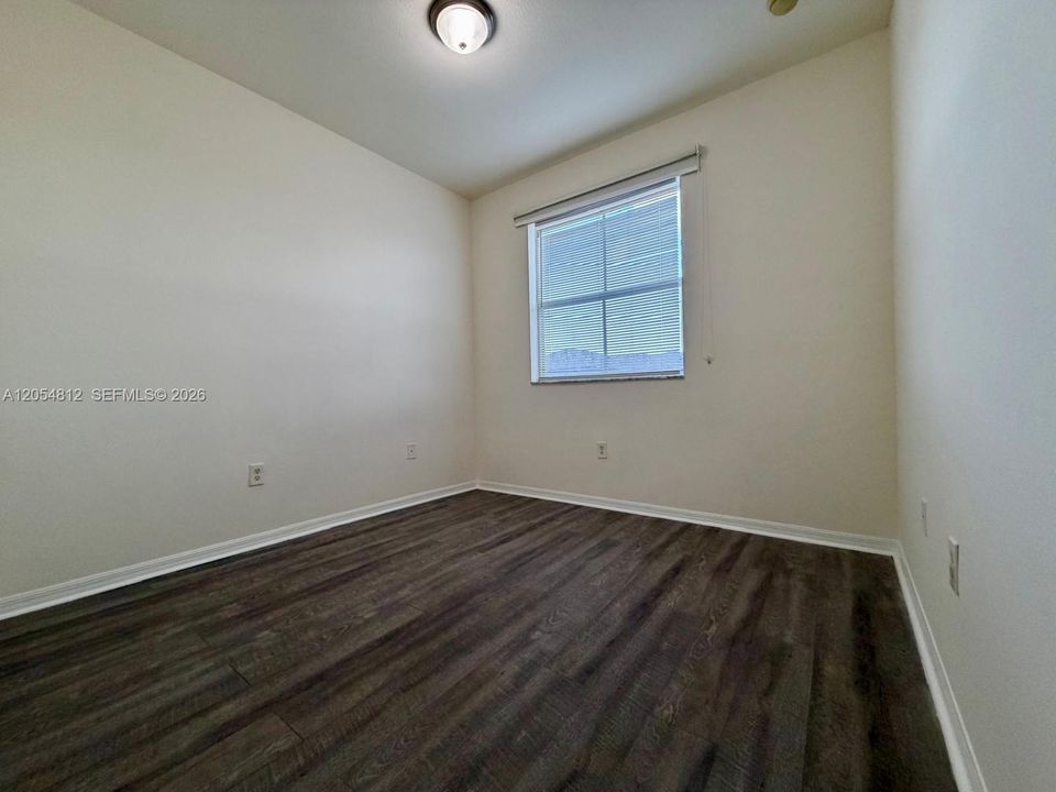 Active With Contract: $2,900 (3 beds, 2 baths, 1678 Square Feet)