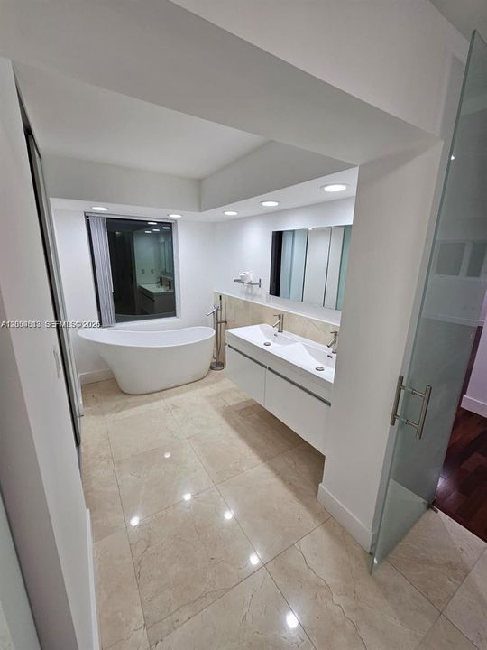 En Renta: $5,500 (5 camas, 3 baños, 2946 Pies cuadrados)