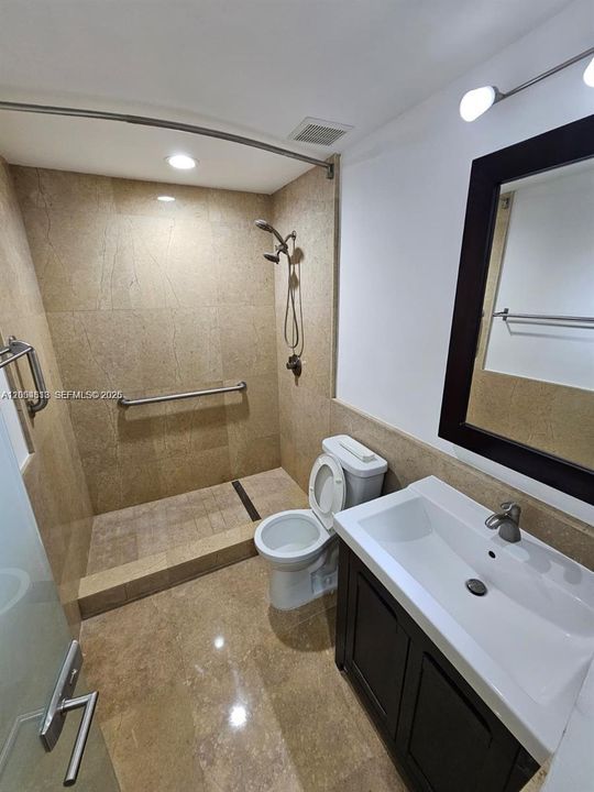 En Renta: $5,500 (5 camas, 3 baños, 2946 Pies cuadrados)