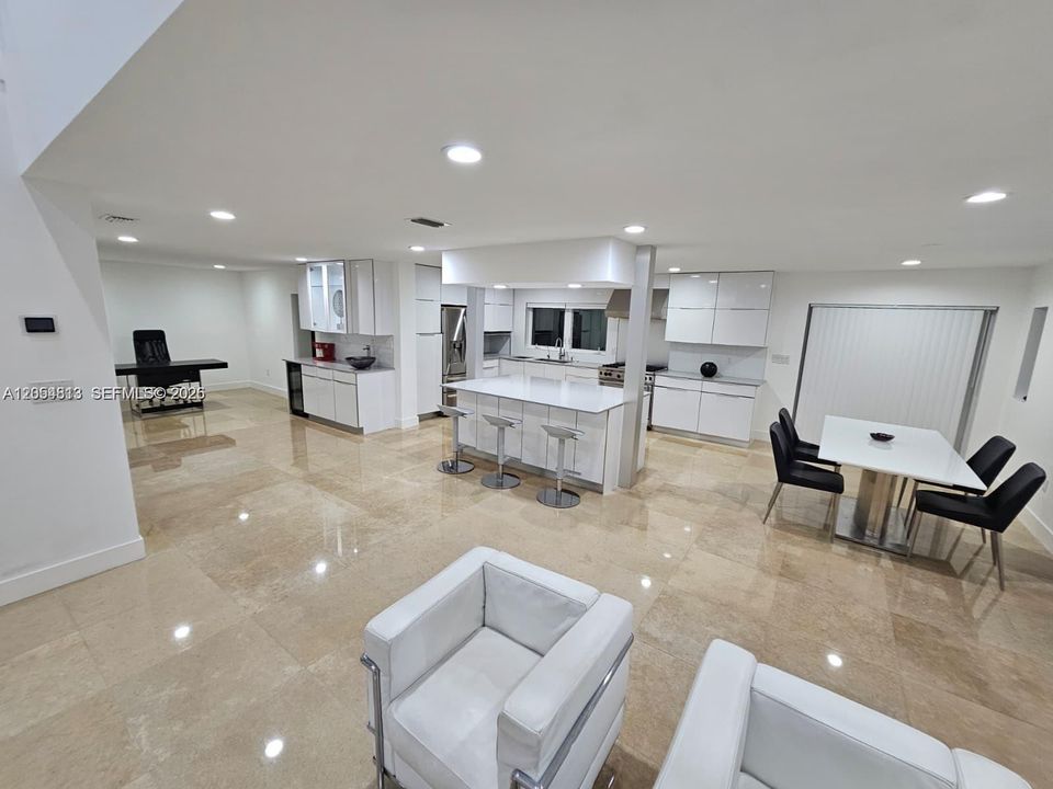 En Renta: $5,500 (5 camas, 3 baños, 2946 Pies cuadrados)