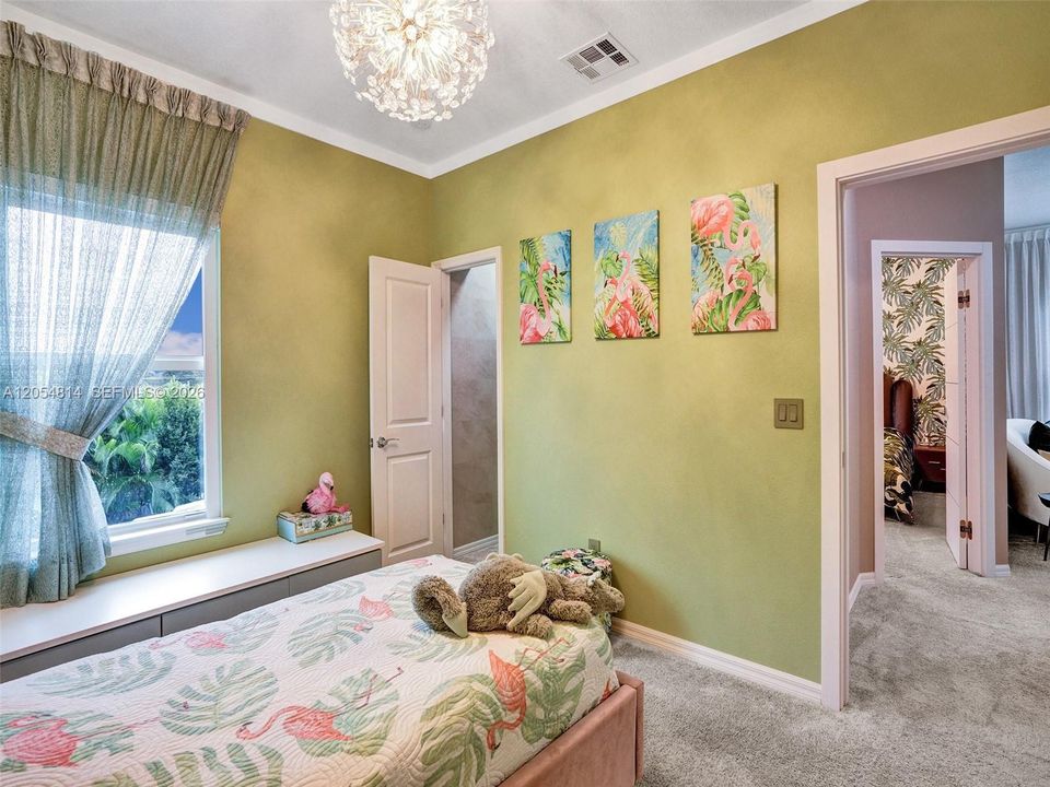 В аренду: $5,100 (3 спален, 2 ванн, 1881 Квадратных фут)