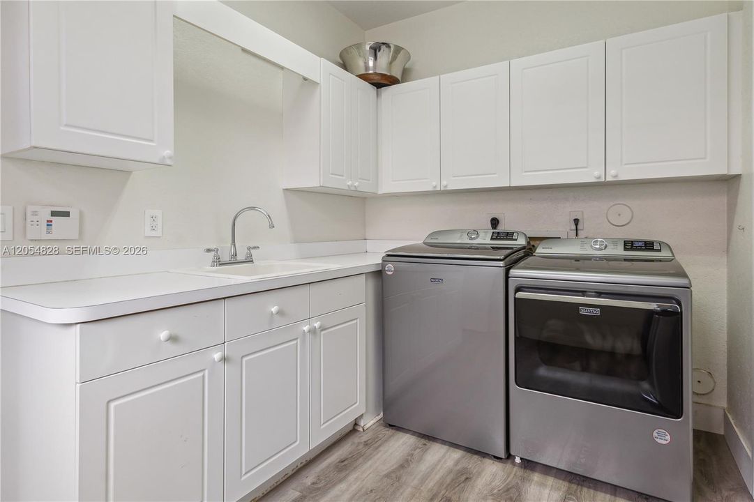 En Venta: $2,575,000 (5 camas, 5 baños, 4858 Pies cuadrados)