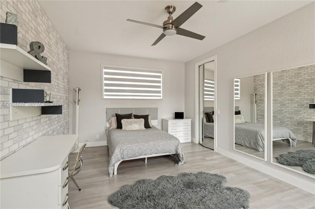 En Venta: $2,575,000 (5 camas, 5 baños, 4858 Pies cuadrados)