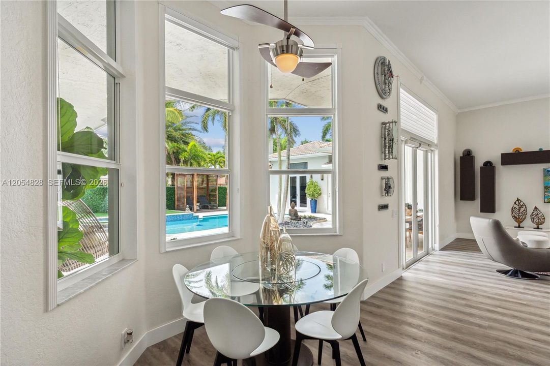 En Venta: $2,575,000 (5 camas, 5 baños, 4858 Pies cuadrados)