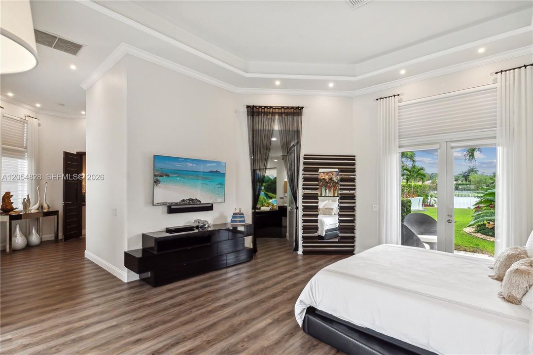 En Venta: $2,575,000 (5 camas, 5 baños, 4858 Pies cuadrados)