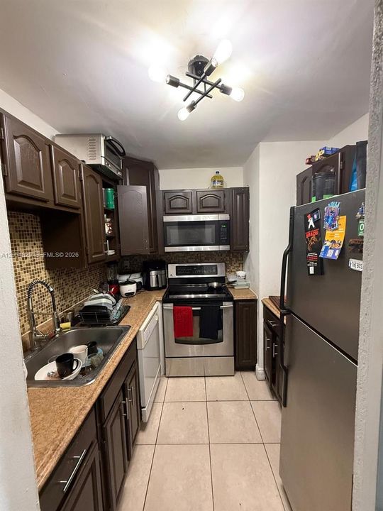 En Venta: $287,000 (2 camas, 2 baños, 816 Pies cuadrados)