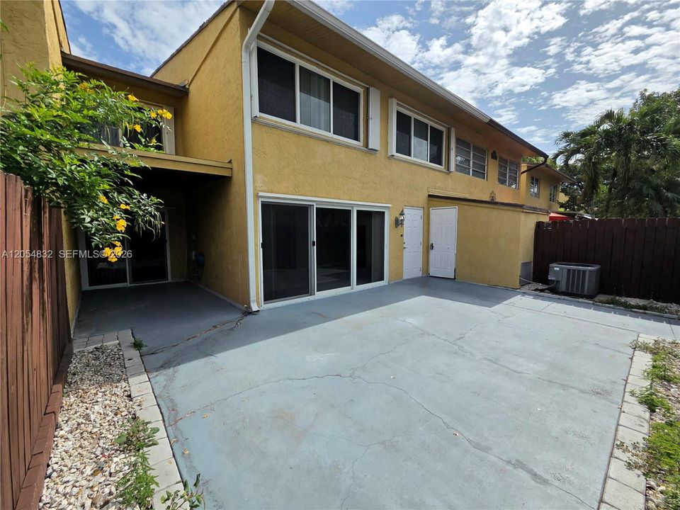 En Venta: $334,900 (3 camas, 2 baños, 1850 Pies cuadrados)
