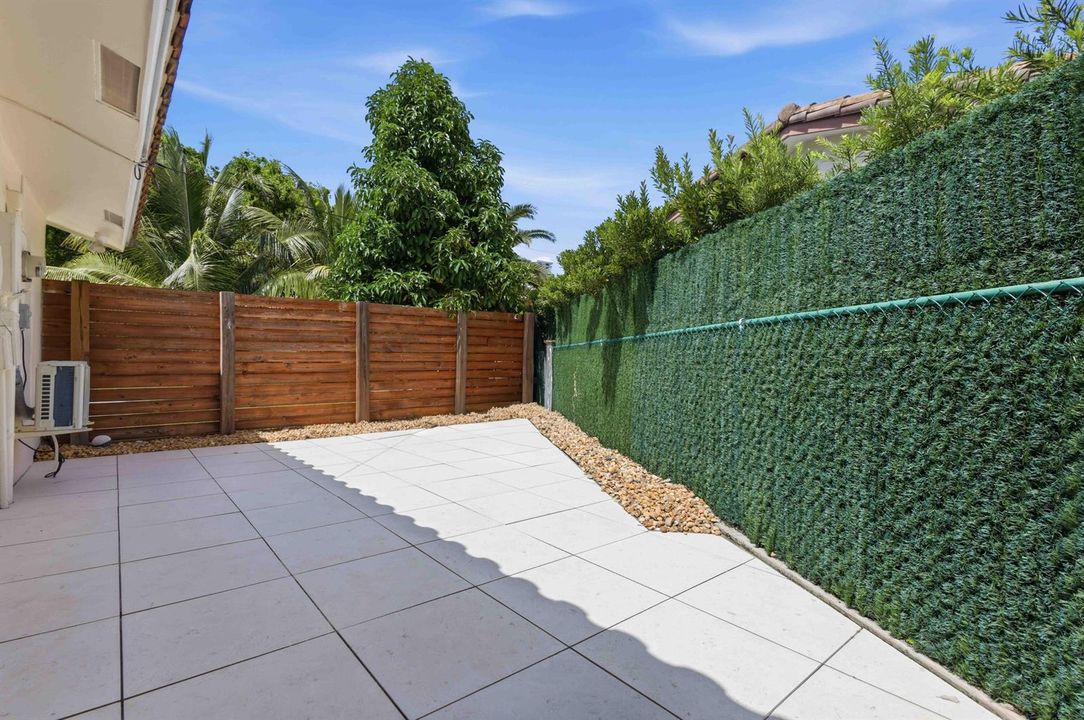 Large Side Yard