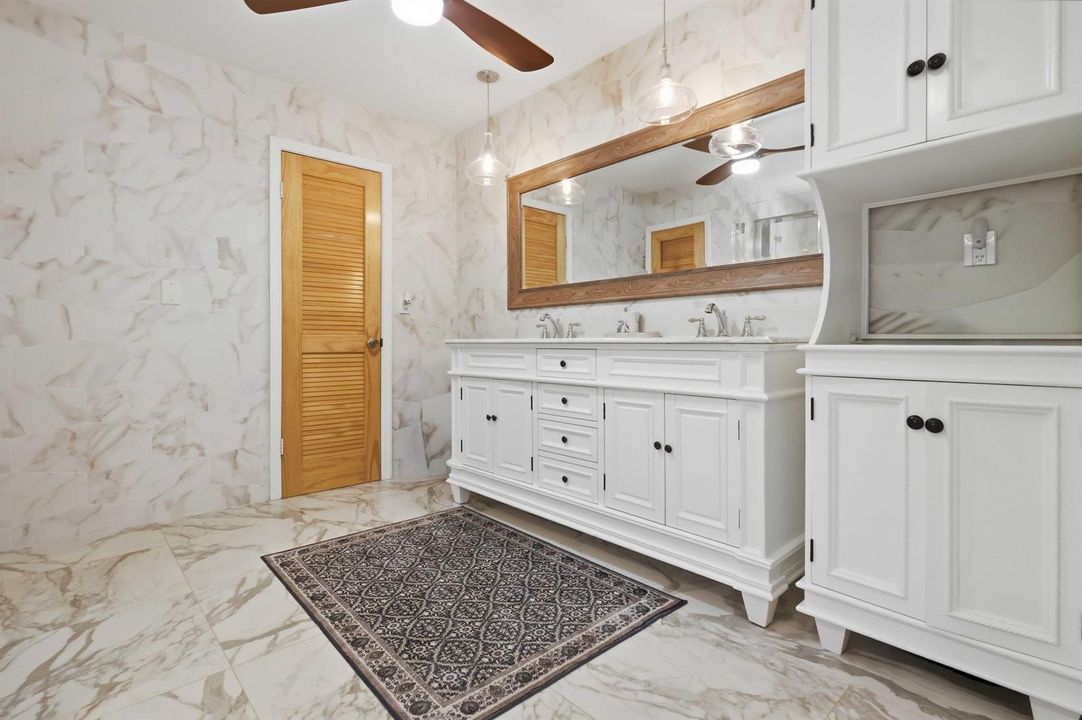 Primary bathroom walk in closet 3316