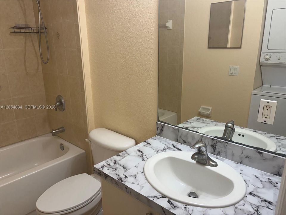 В аренду: $1,400 (2 спален, 2 ванн, 0 Квадратных фут)