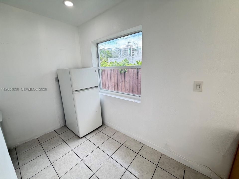 В аренду: $1,500 (1 спален, 1 ванн, 500 Квадратных фут)
