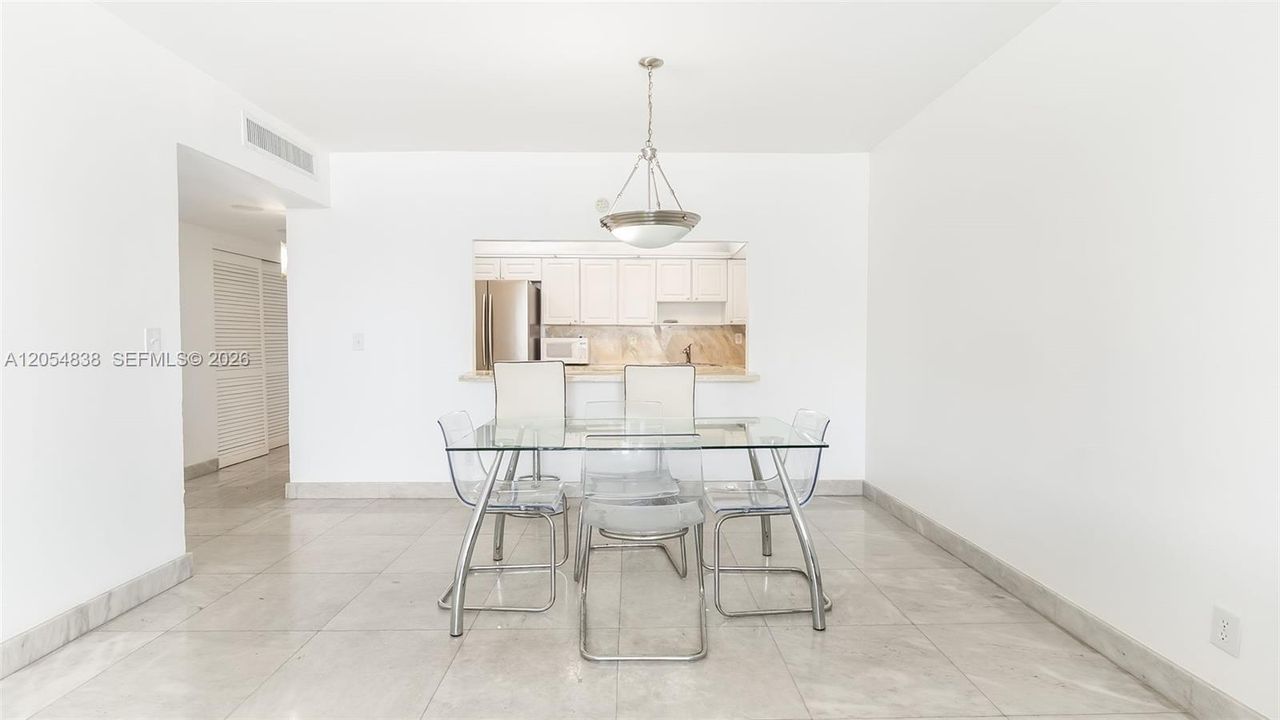En Venta: $350,000 (1 camas, 1 baños, 1005 Pies cuadrados)