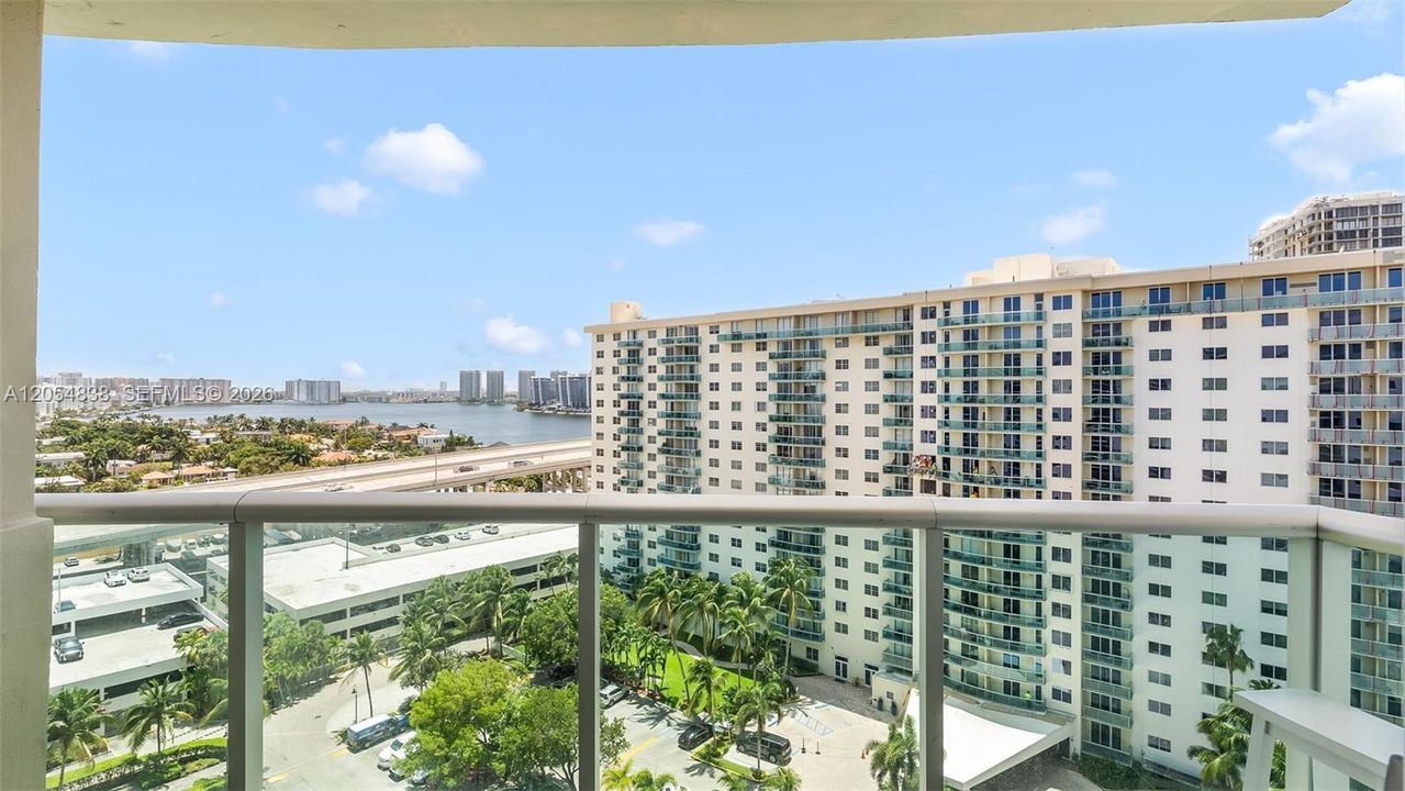 En Venta: $350,000 (1 camas, 1 baños, 1005 Pies cuadrados)