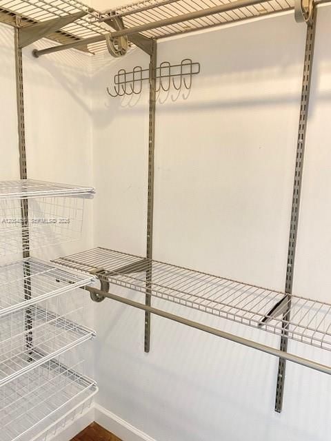 For Rent: $1,850 (1 beds, 1 baths, 885 Square Feet)
